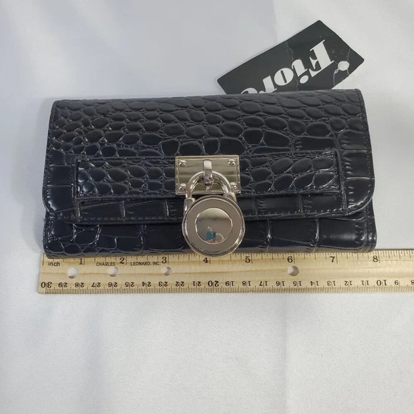 Fiore Black Croc Embossed Wallet With Silver Toned Faux Lock Embellishment NWT - Picture 4 of 9